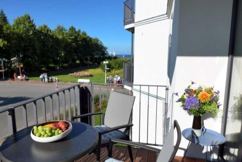 Ferienwohnung Vier Jahreszeiten mit Meerblick und Balkon Baabe Exterior foto