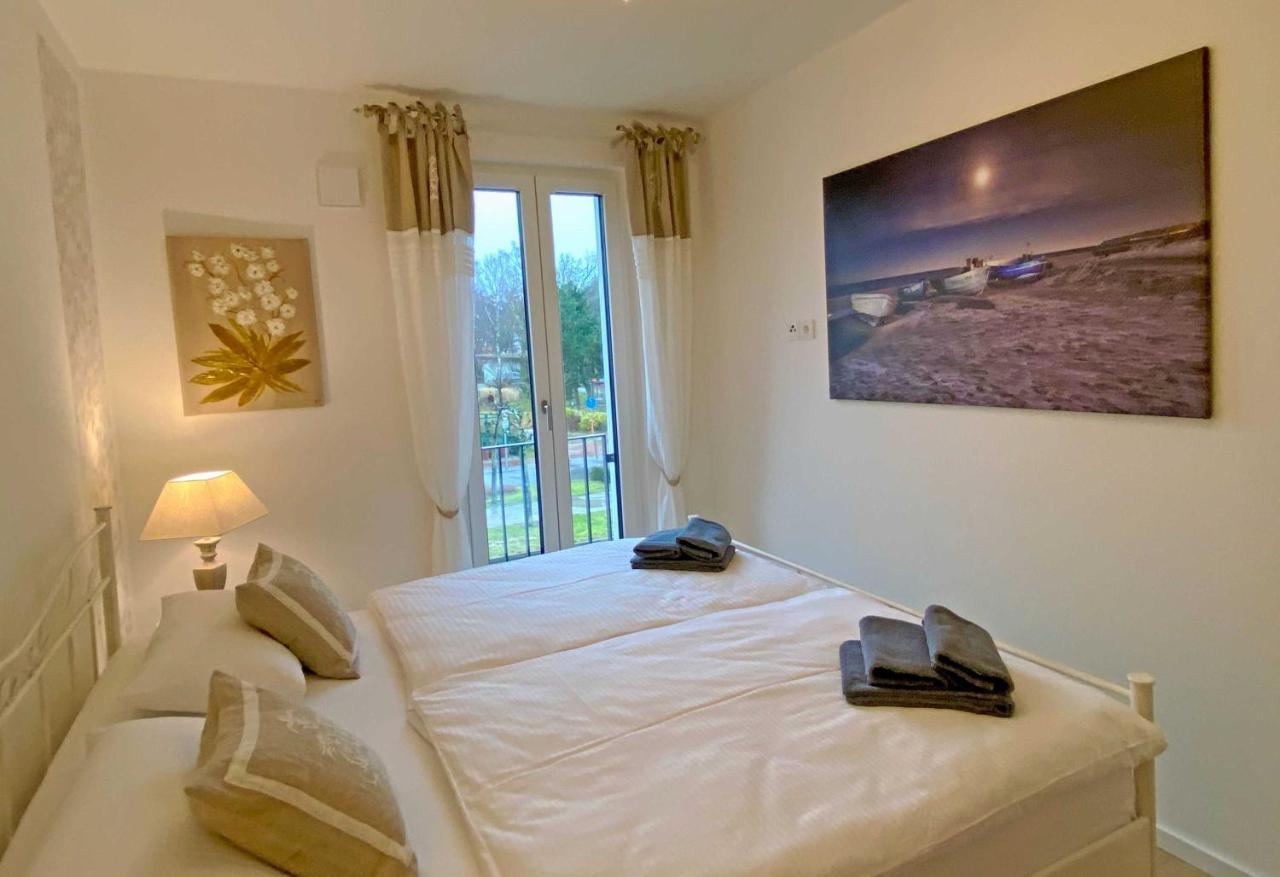 Ferienwohnung Vier Jahreszeiten mit Meerblick und Balkon Baabe Exterior foto